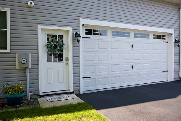 24/7 Emergency Garage Door Panel Replacement experts in St. James, MN